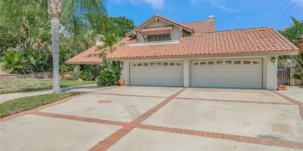 6087 Vineyard
