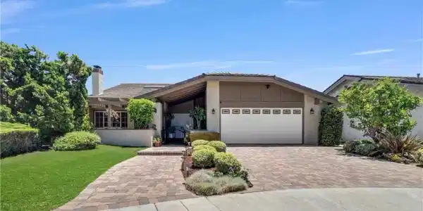 2216 Hilltop Court