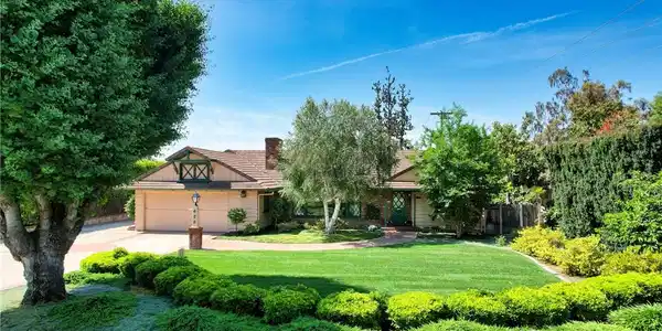 480 Oxford Drive