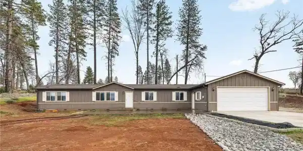 8606 Skyway