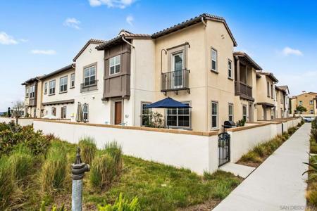 815 Blackstone Dr