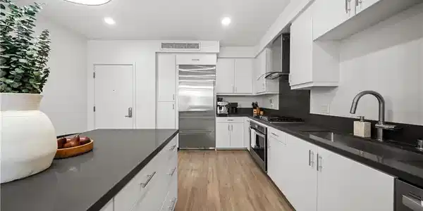 2412 Nolita