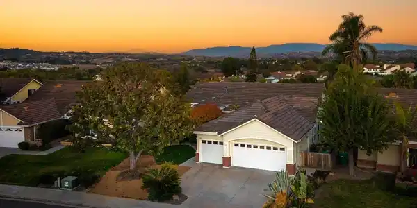5166 Via Portola