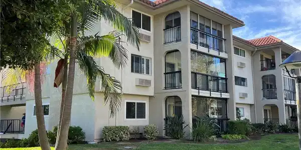 3243 San Amadeo