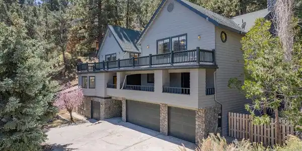 2405 Cedarwood Drive