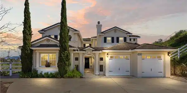 380 Highland Oaks Court