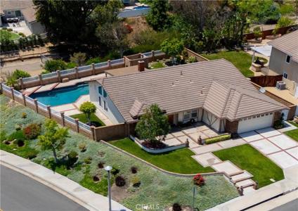 5595 Avenida Adobe