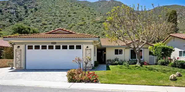 6488 San Como LN