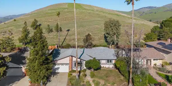 139 Regency Dr