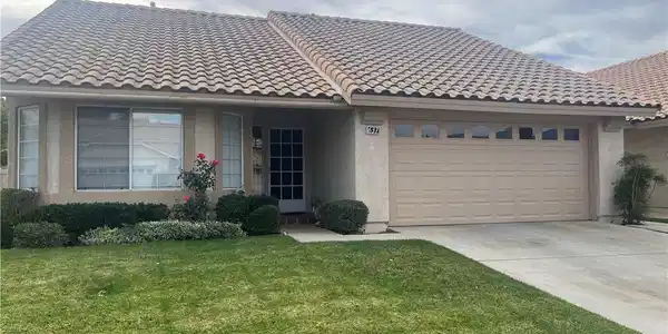 637 Torrey Pines Rd.