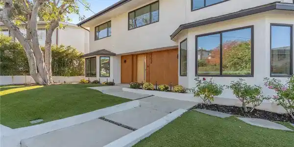 23534 Aetna st