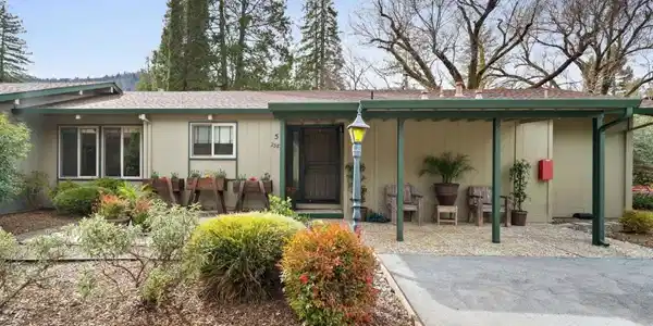 238 E Hilton Drive