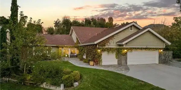 15533 Saddleback Drive