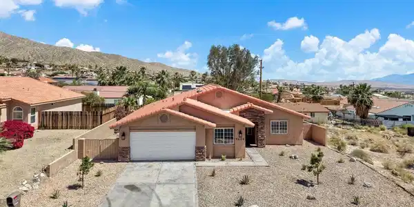 9420 Vista Del Valle