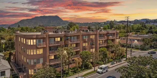 4310 Cahuenga Boulevard