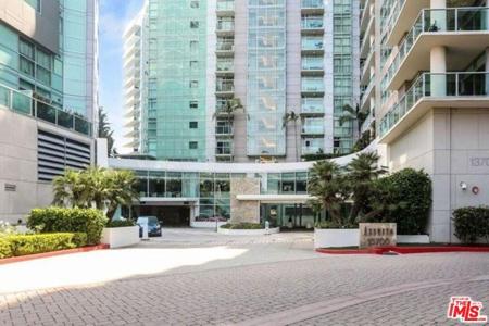 13700 Marina Pointe Drive