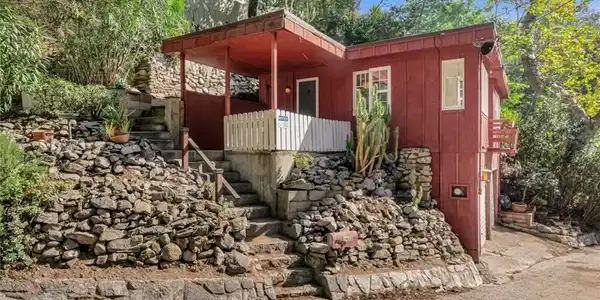 1450 Country Club Drive