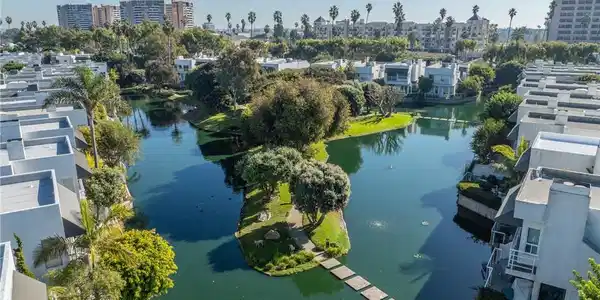 620 Harbor Street