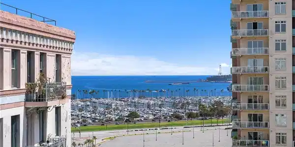 455 E Ocean Boulevard