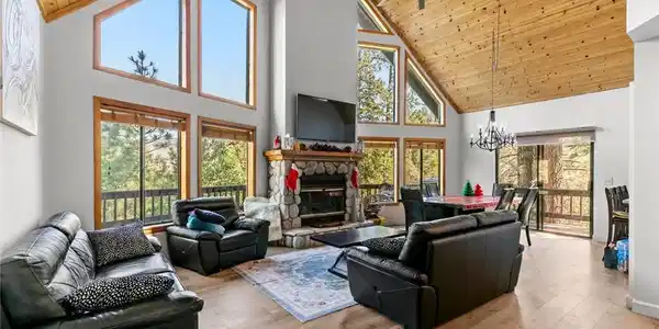 1612 Lassen Way