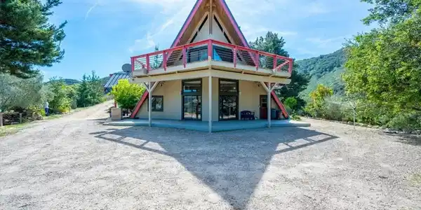 1010 Upper Los Berros