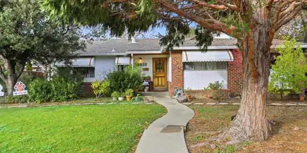 16315 Lilac Lane