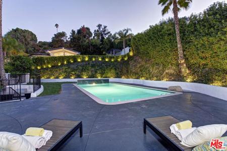 3712 Berry Drive