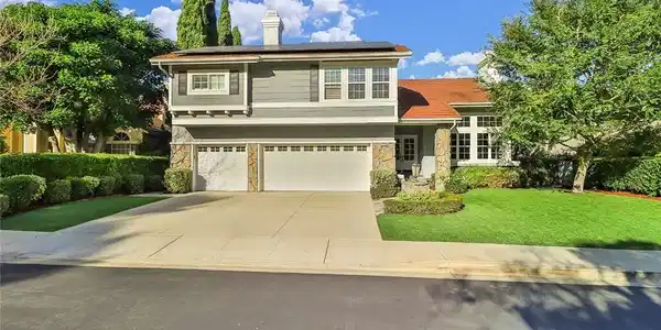 3220 Versaille Court