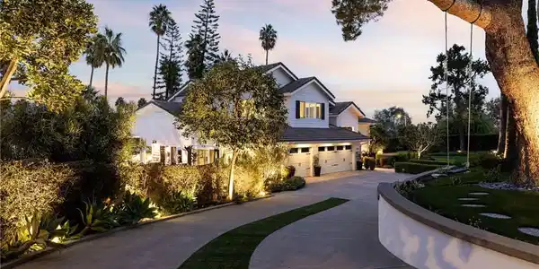 2121 Valhalla Drive