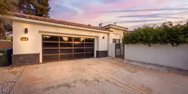 2800 E Vista Chino