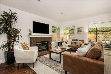 28871 Oakview