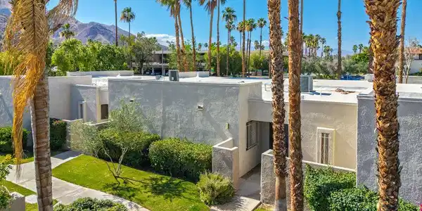 805 E Arenas Road