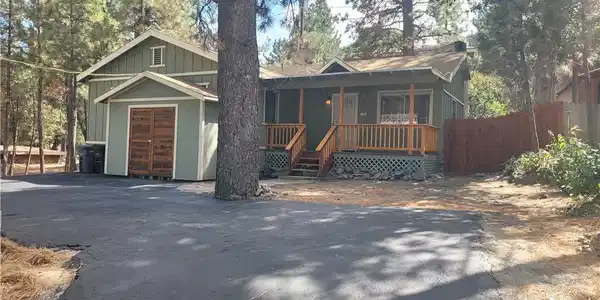 1869 Thrush Road