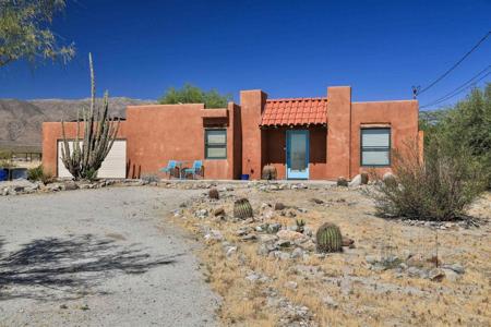 3890 Pecos Dr