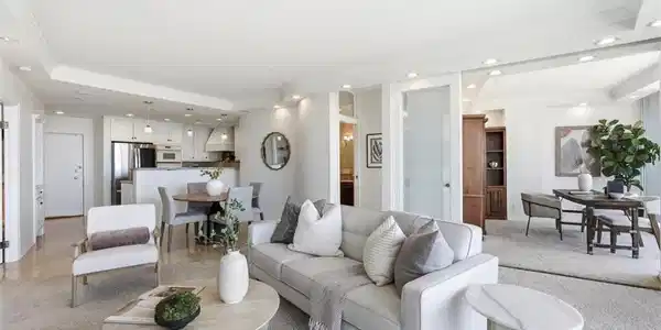 700 E Ocean Boulevard