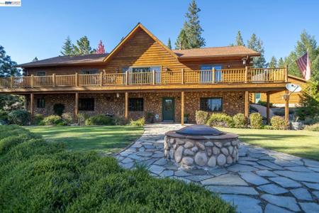 6775 Trailhead Ct