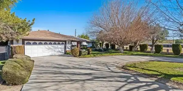 16885 Lambert Lane