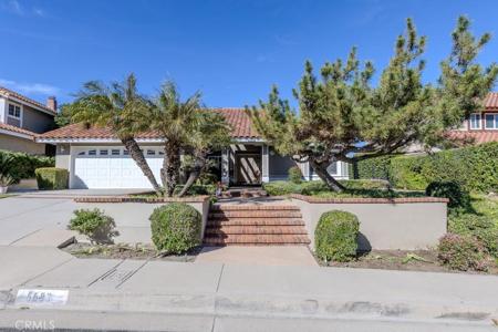 6683 E Leafwood