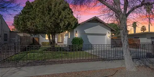 327 S Taylor