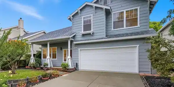 39 Elmwood Dr