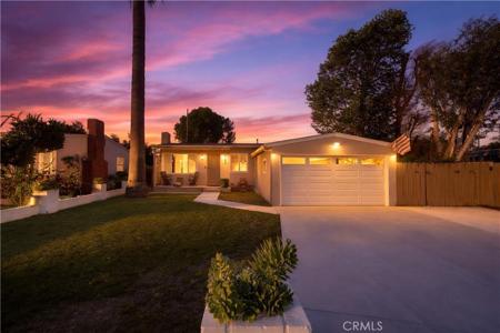 843 W Blue Ash