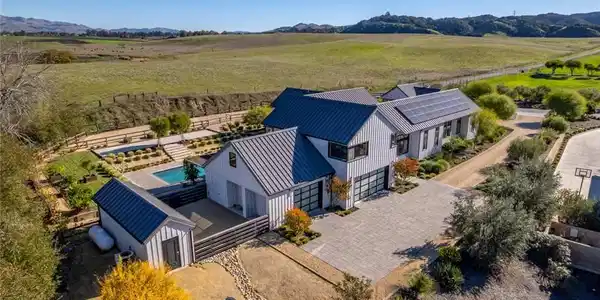 280 Jespersen Lane