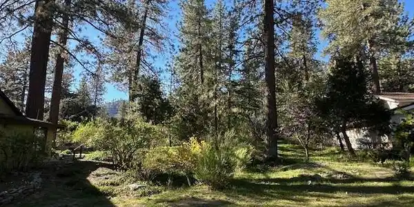 1725 Twin Lakes