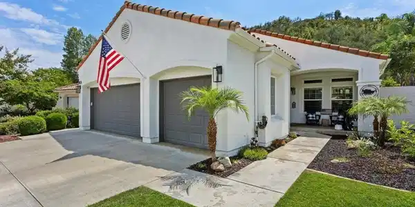 2333 Fallbrook Pl