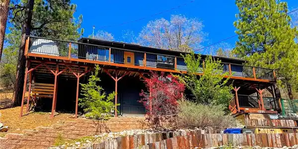 1231 Ridge