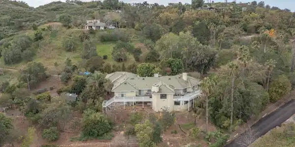 4327 Hollyhill Road