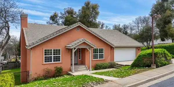 5301 Farfalla Circle