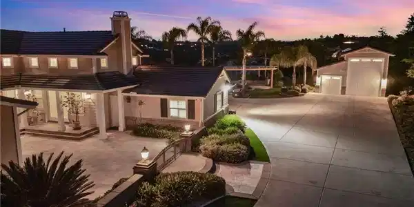 3988 Keri Way