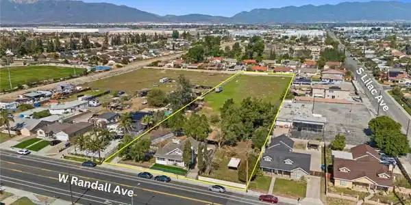 520 W Randall Avenue