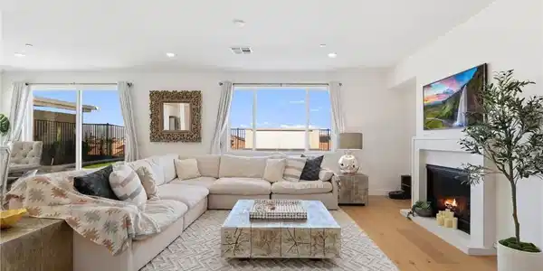 2805 Santa Fiora
